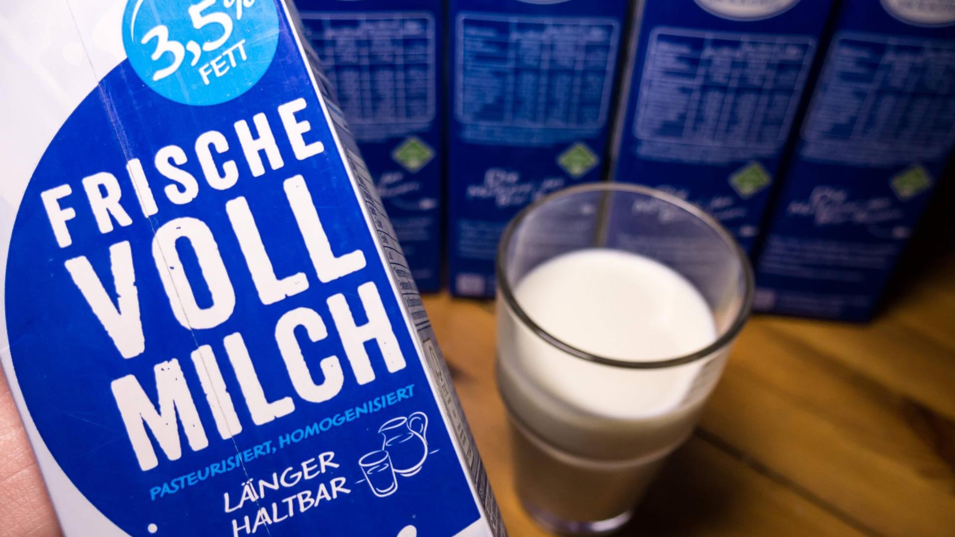 ESL-Milch: Bestimmte Milchsorten halten sich länger als andere.