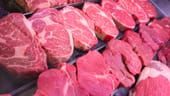 Rotes Fleisch kann nicht nur Krebs oder Herz-Kreislauferkrankungen begünstigen, auch das Risiko für Diabetes steigt. Wer täglich 100 Gramm Rind, Schwein oder Lamm zu sich nimmt, erkrankt zu acht bis 16 Prozent häufiger an Typ-2-Diabetes.