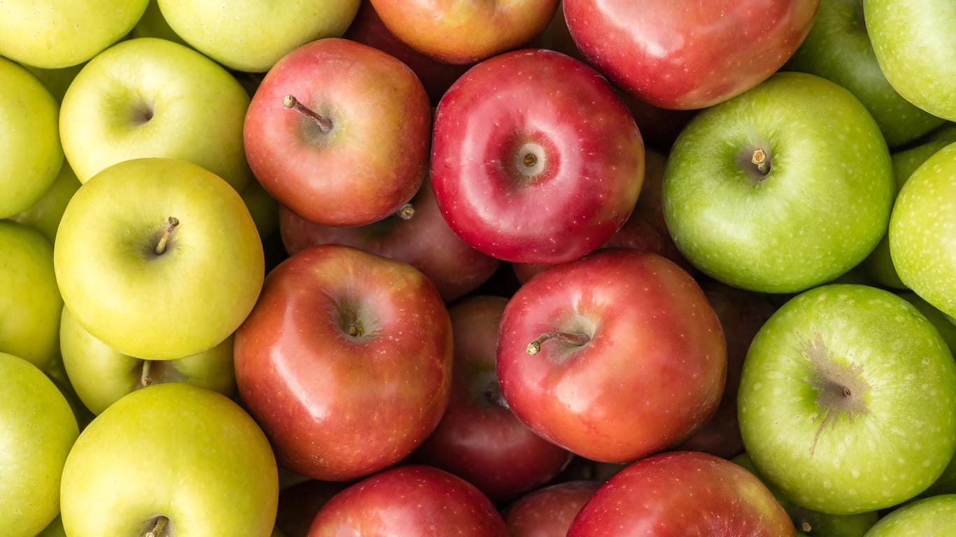 Golden Delicious, Gala und Granny Smith: Rote, grüne oder gelbe Apfelsorten unterscheiden sich nicht nur im Geschmack, sondern auch im Vitamingehalt.
