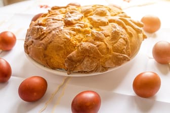 Osterbrot: Das Brot gibt es in einer süßen, aber auch in einer herzhaften Variante.