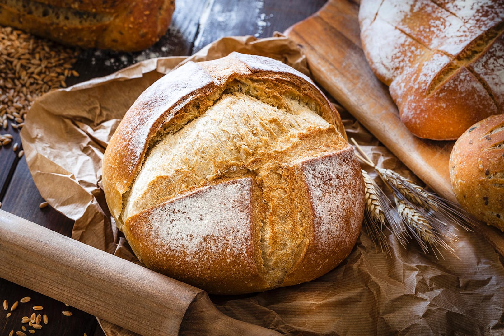 Brot: Ob Sie das Gebäck selbst kneten oder mit einem Backautomaten, beeinflusst für gewöhnlich den Backerfolg nicht.