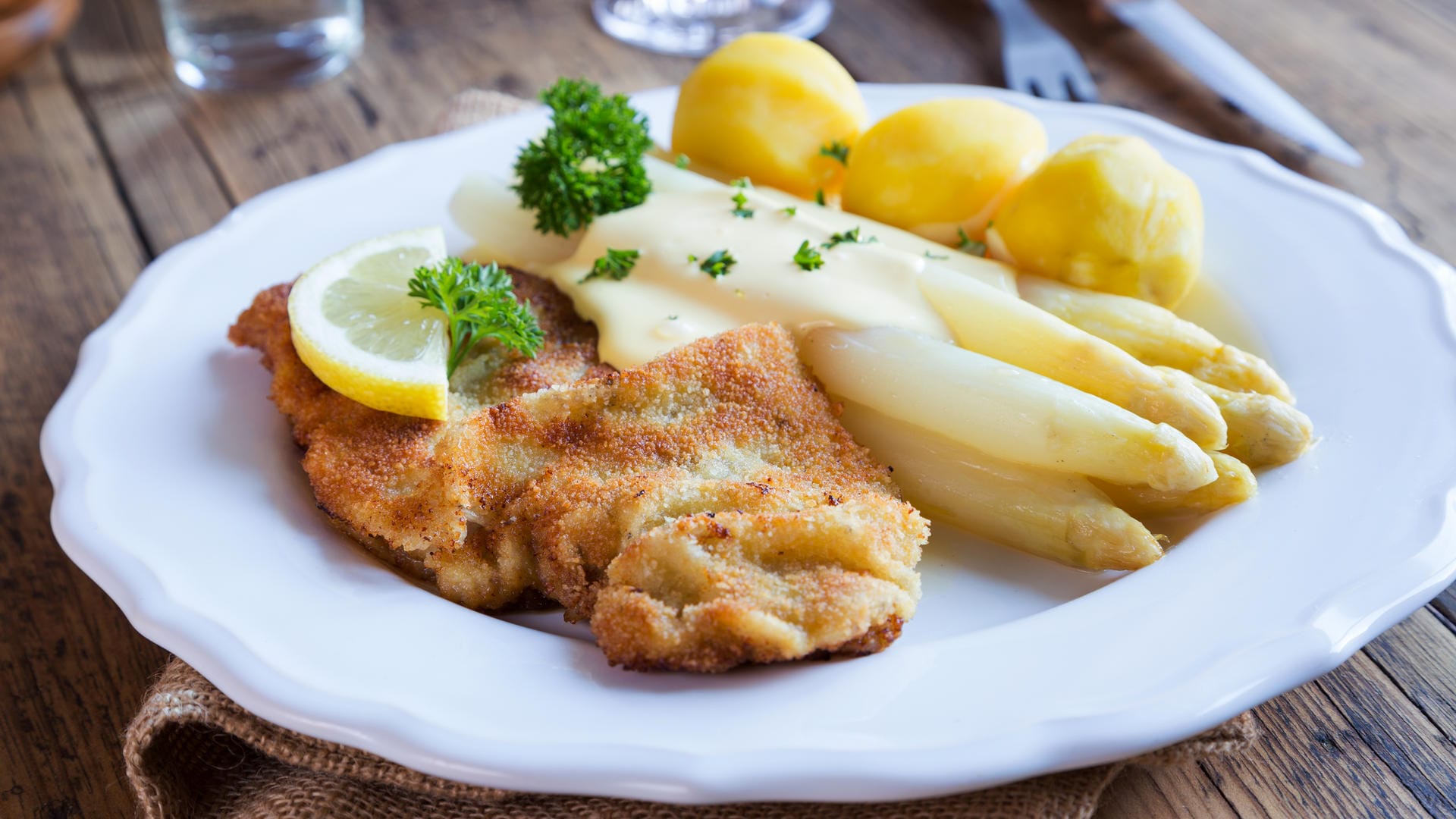 Spargel: Besonders lecker ist das Gemüse mit einer Sauce Hollandaise.