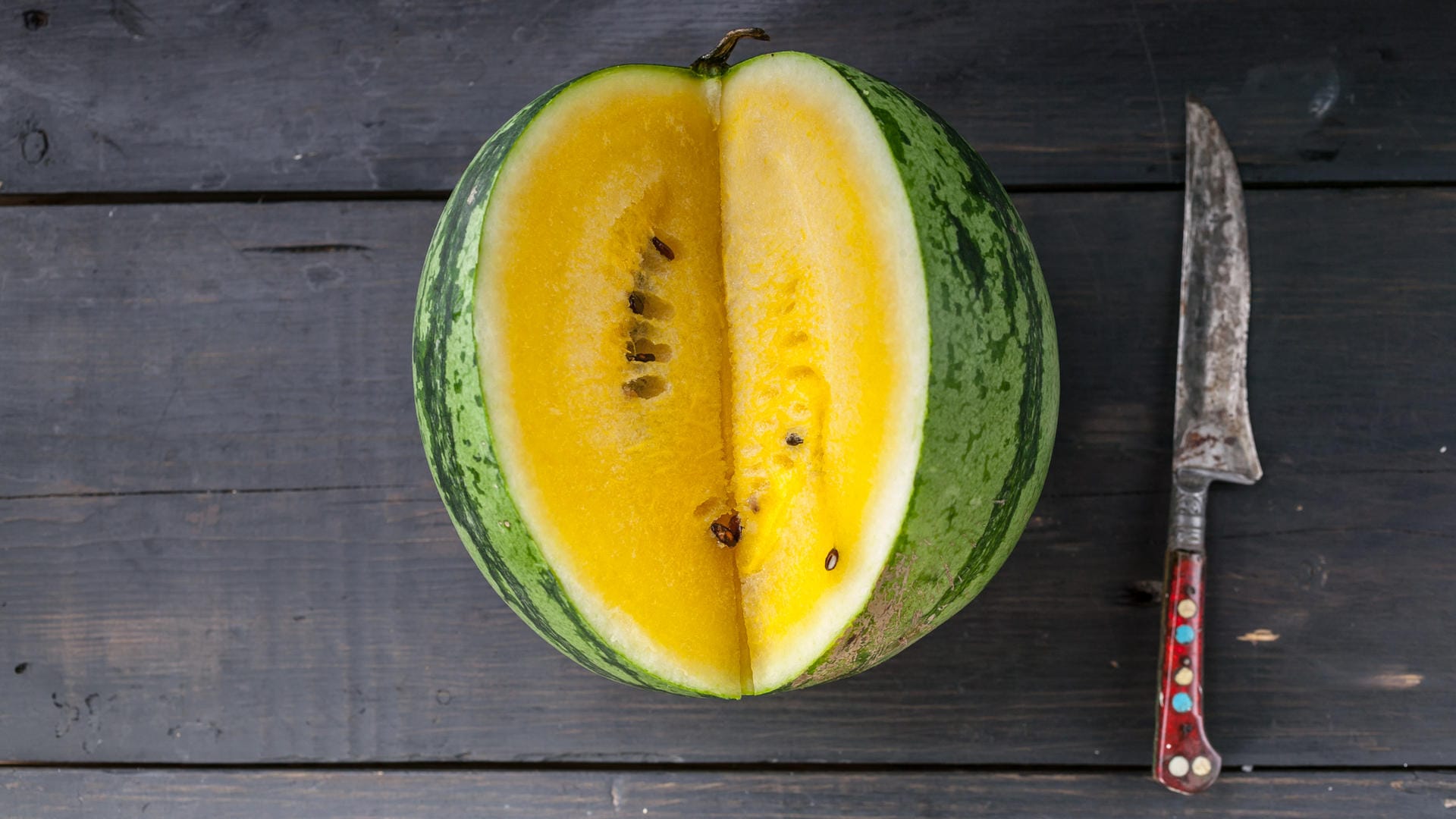 Gelbe Wassermelone: Von außen sieht sie aus wie eine rote.