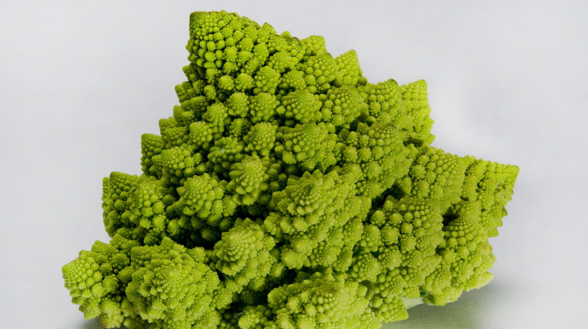 Romanesco: Wegen seiner Form wird er auch Türmchen-Blumenkohl genannt.