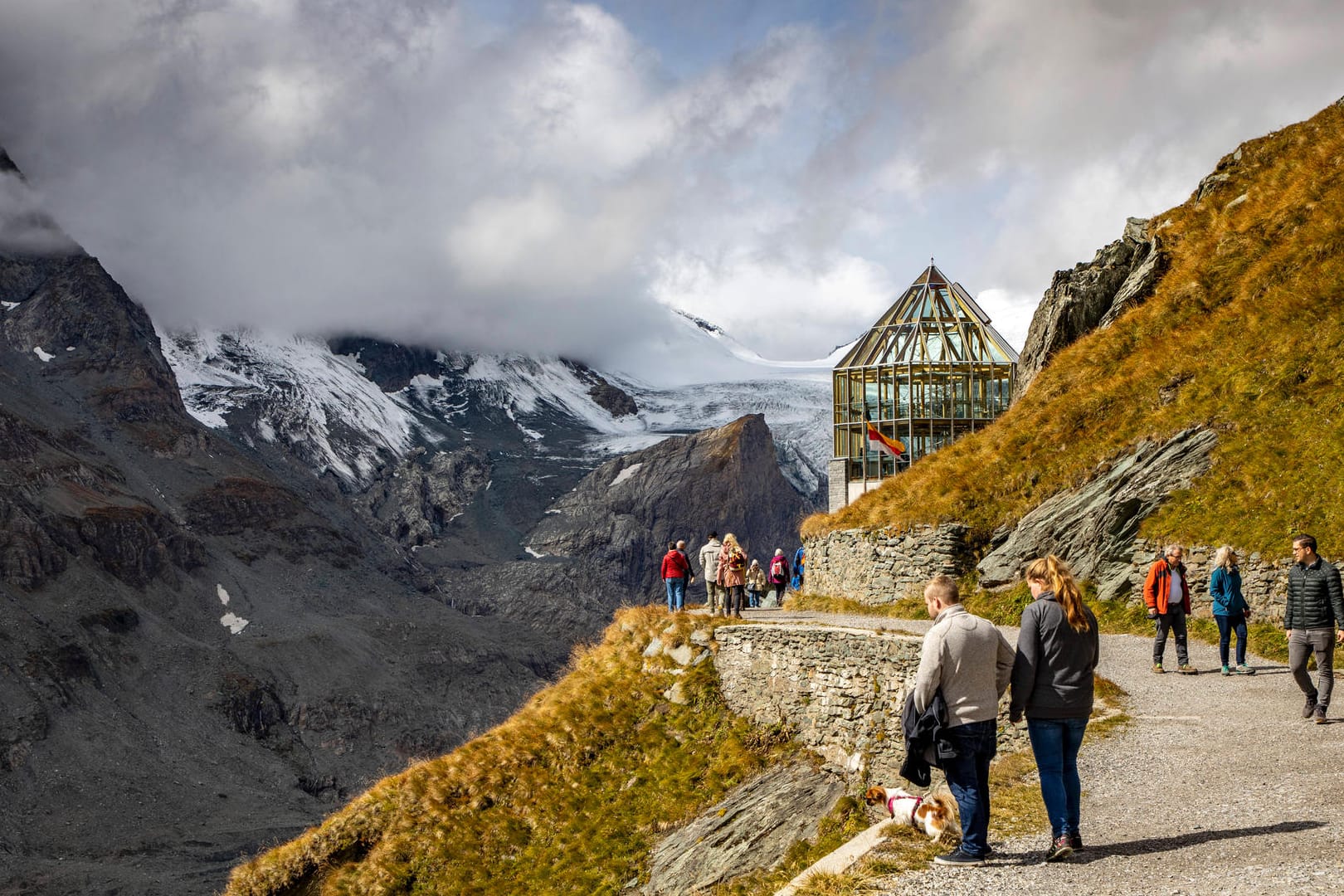 Großglockner Hochalpenstraße in Österreich: Viele Touristen kommen vor allem zum Bergwandern nach Österreich.