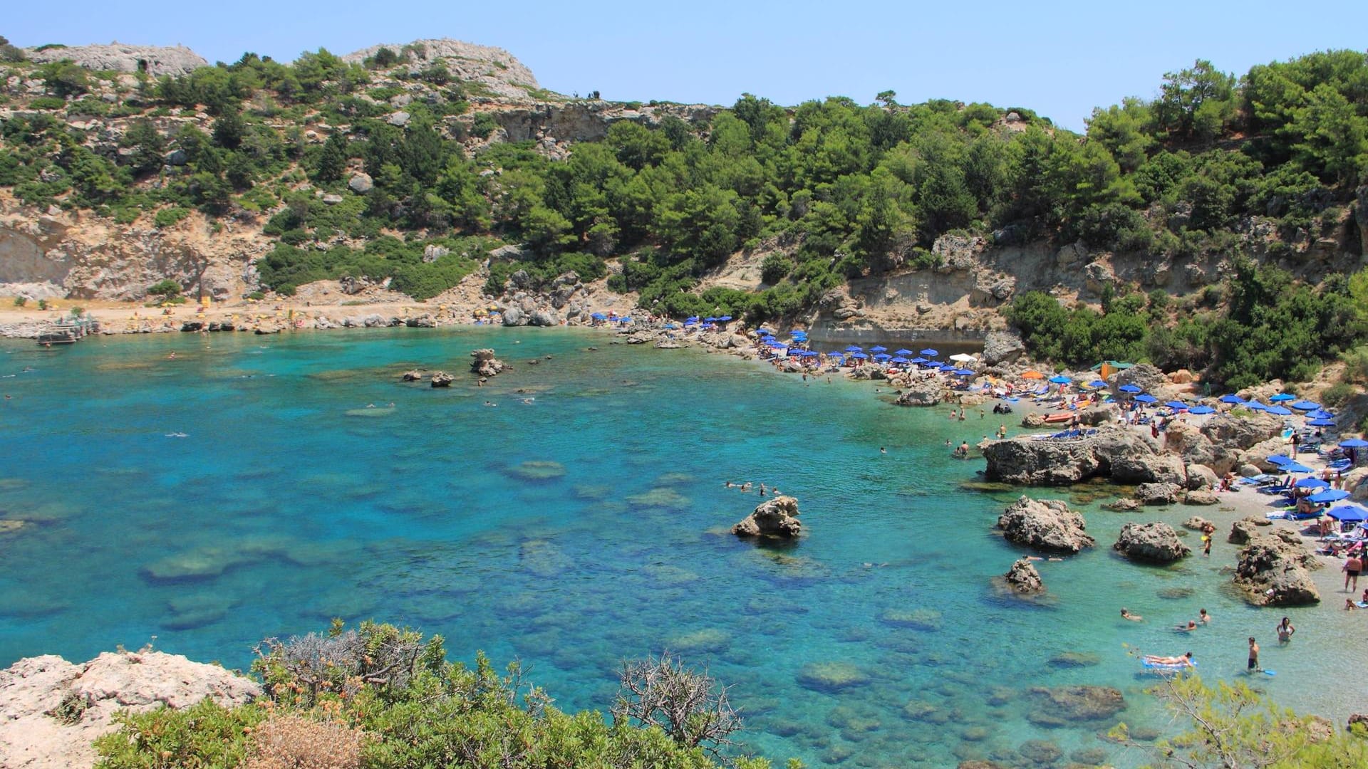 Mandomata-Strand auf Rhodos: Der FKK-Abschnitt liegt zwischen dem normalen Strand von Faliraki und der Anthony-Quinn-Bucht.