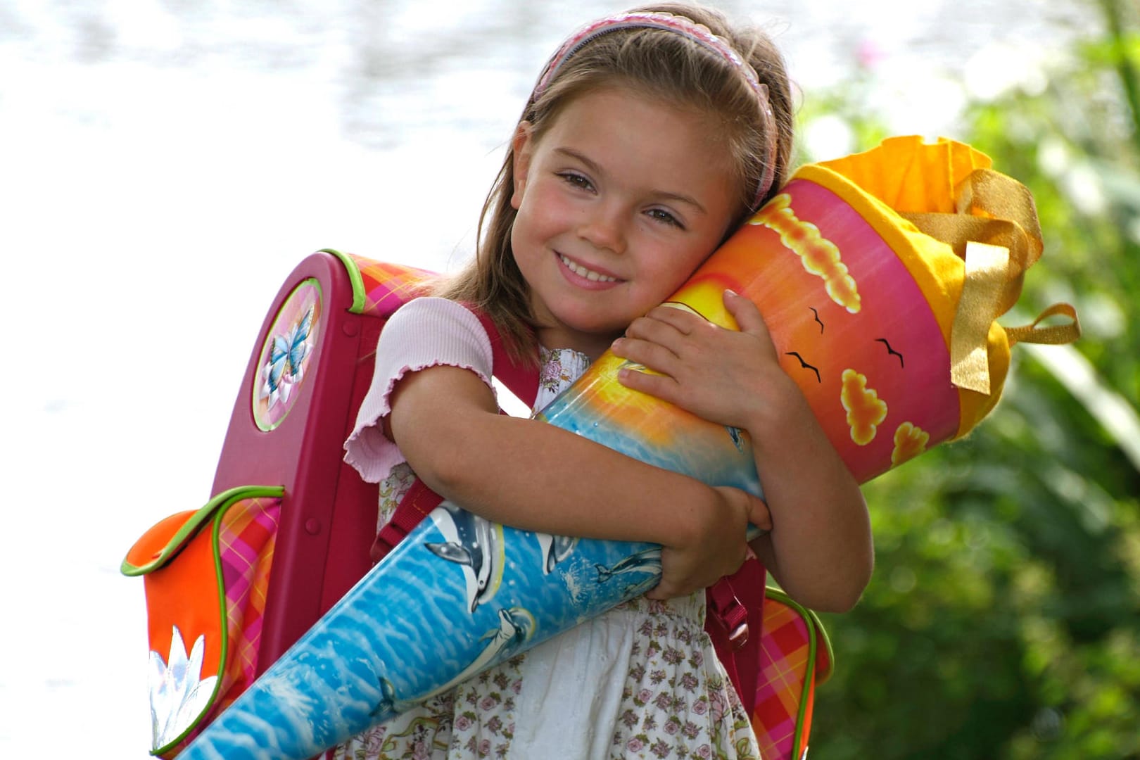 Erstklässlerin mit Schultüte: Der große Tag der Einschulung macht Kinder stolz. (Symbolfoto)