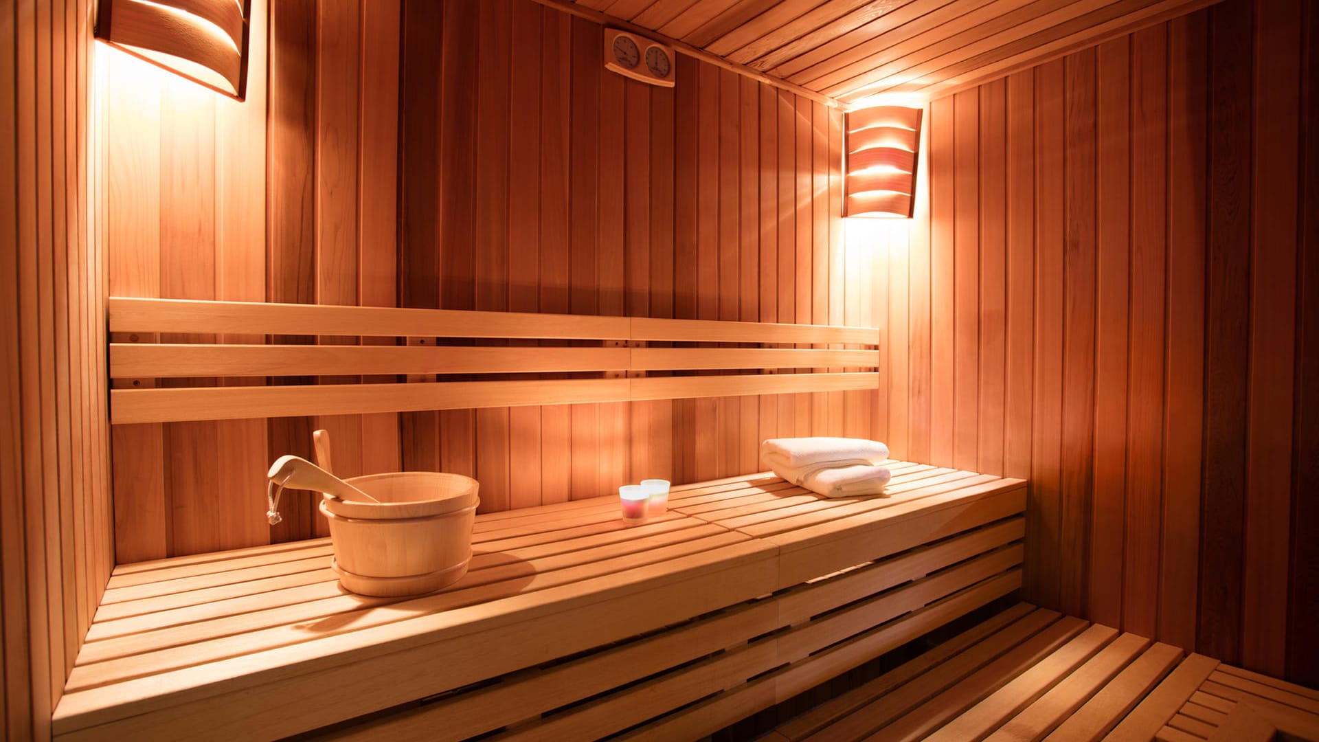 Sauna: Eine Sauna im Haus muss die Bauvorschriften einhalten. Auch die richtige Belüftung ist wichtig.