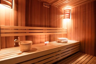 Sauna: Eine Sauna im Haus muss die Bauvorschriften einhalten. Auch die richtige Belüftung ist wichtig.