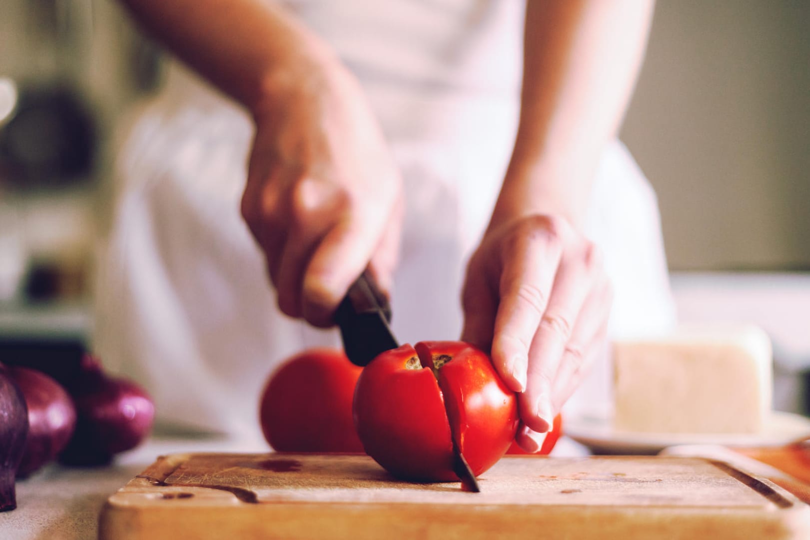 Tomaten: Viele machen einen Fehler beim Schneiden.