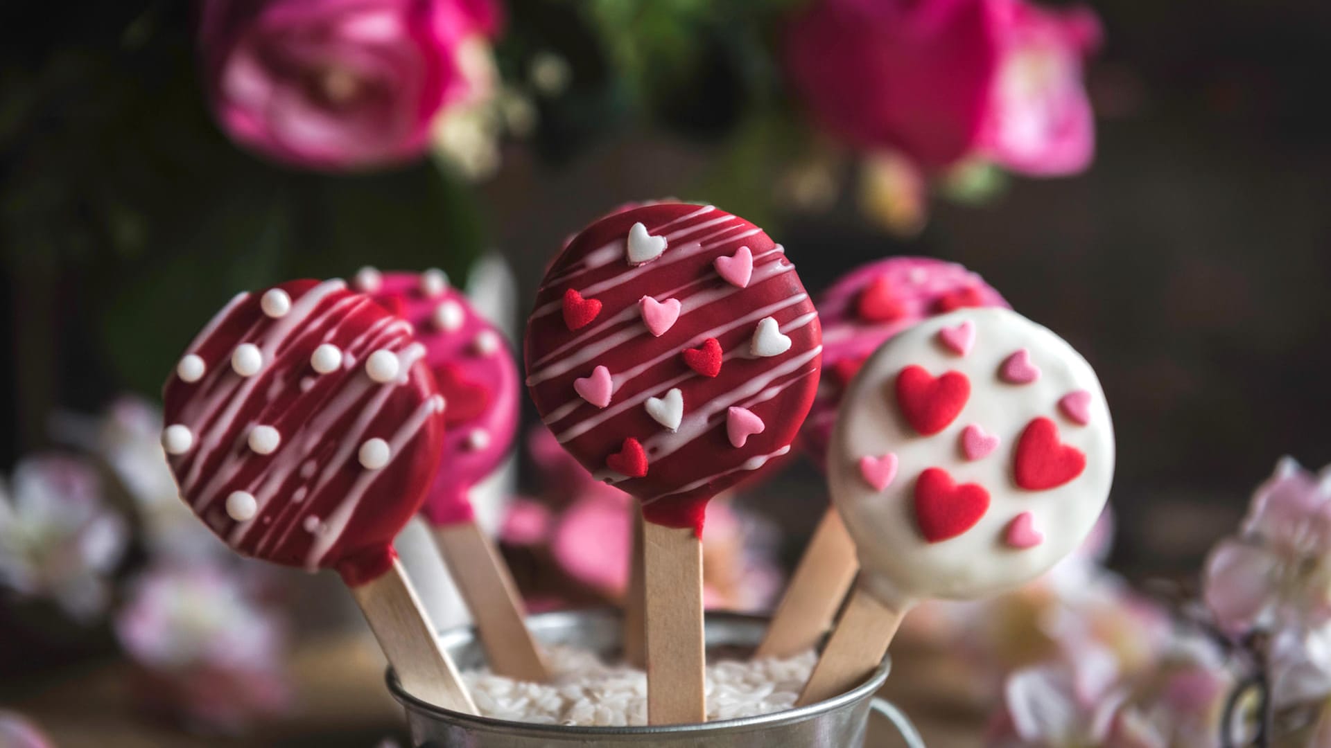 Cakepops: Die kleinen Kuchen am Stiel sind ein schönes Geschenk.