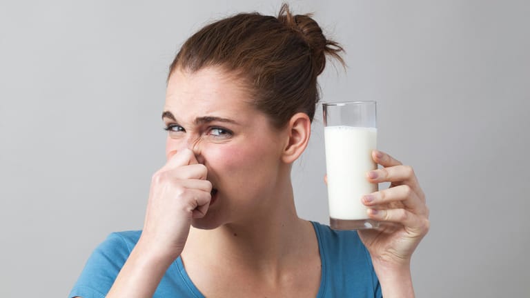 Milch: Saure Milch kann noch gut zum Backen verwendet werden.
