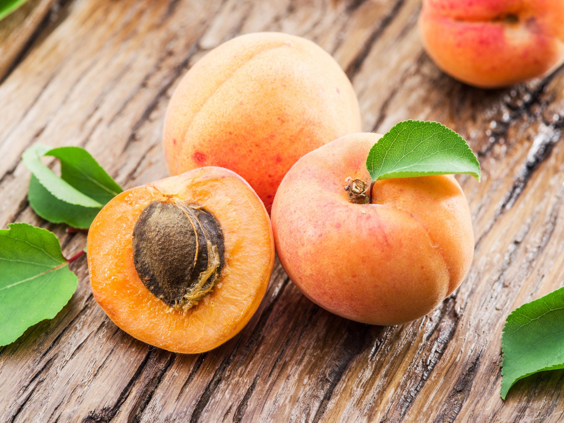 Diese Lebensmittel enthalten Giftstoffe: Aprikosenkern