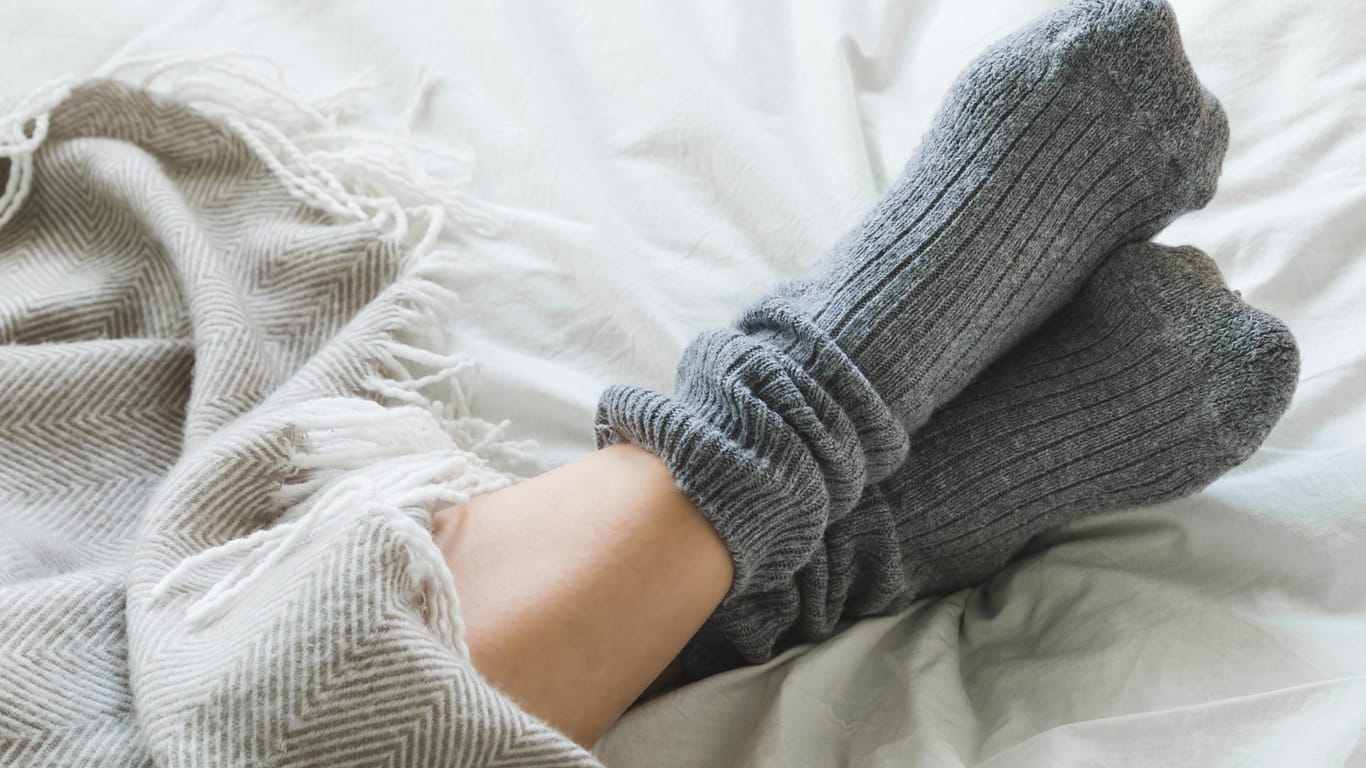 Cold feet despite thick socks: Circulatory problems or nerve damage can also be the cause.