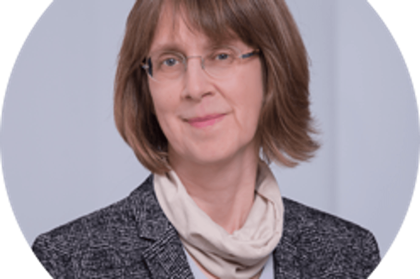 Dr. Susanne Weg-Remers ist Leiterin des Krebsinformationsdienstes (KID) am Deutschen Krebsforschungszentrum (DKFZ) in Heidelberg. Nach ihrem Abschluss hat sie in der Inneren Medizin sowie in der klinischen und Grundlagenforschung für Krebs gearbeitet.