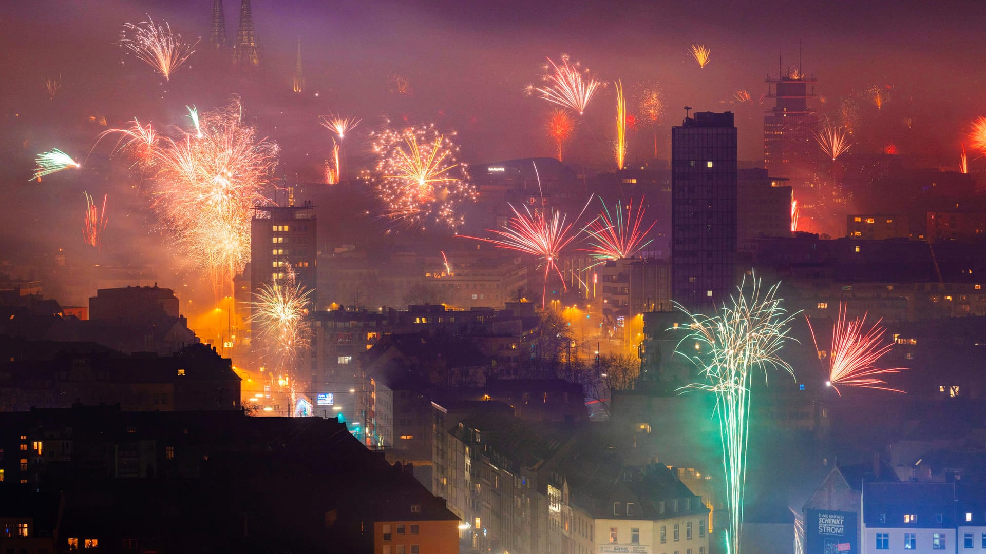 Feuerwerk an Silvester in Köln (Archivbild): Private Feuerwerke sorgten in der Sitzung für Streit.