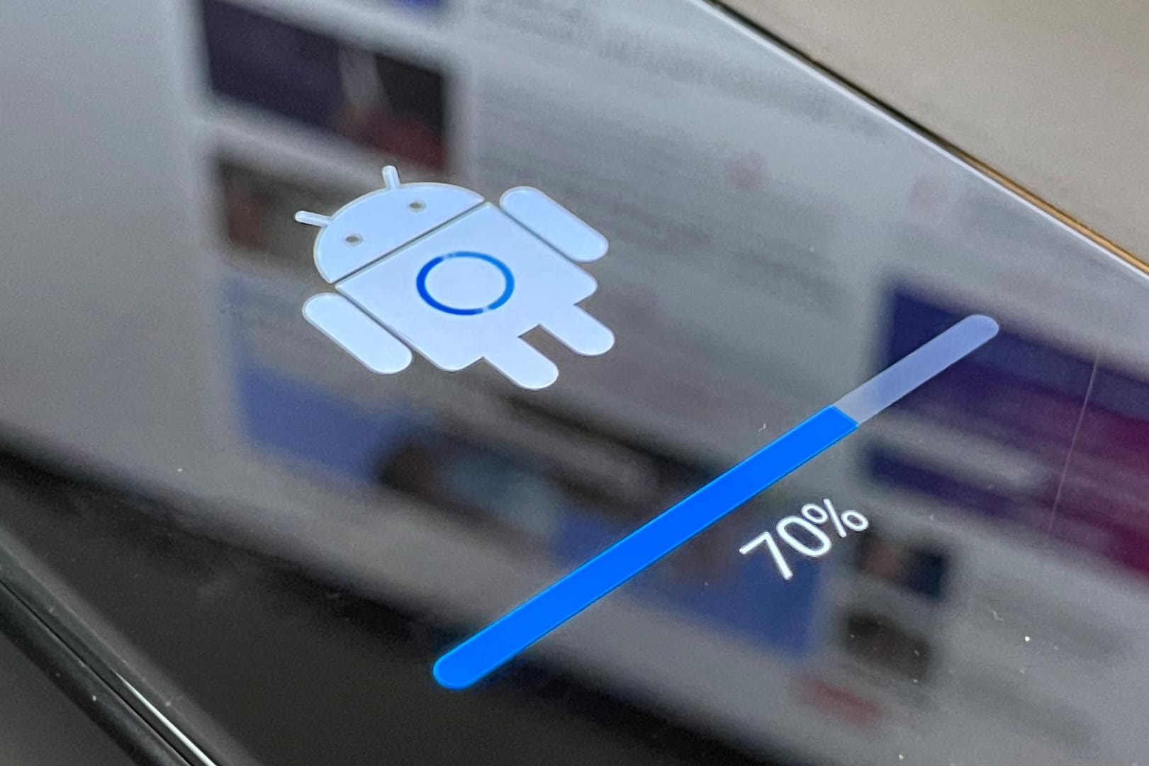 Android-Symbol auf dem Display: So setzen Sie Ihr Android-Gerät auf Werkseinstellungen zurück.