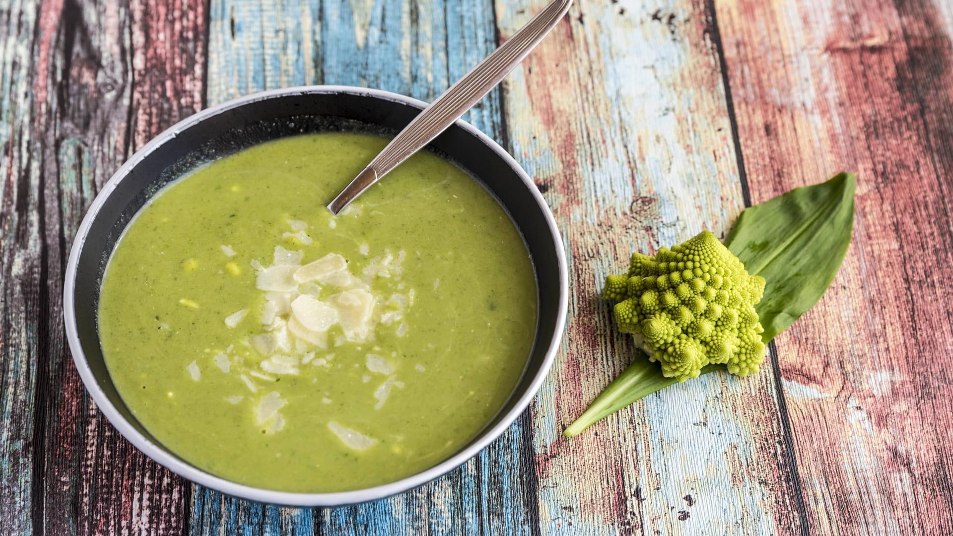 Suppe: Mit Romanesco lässt sich auch eine Suppe herstellen.