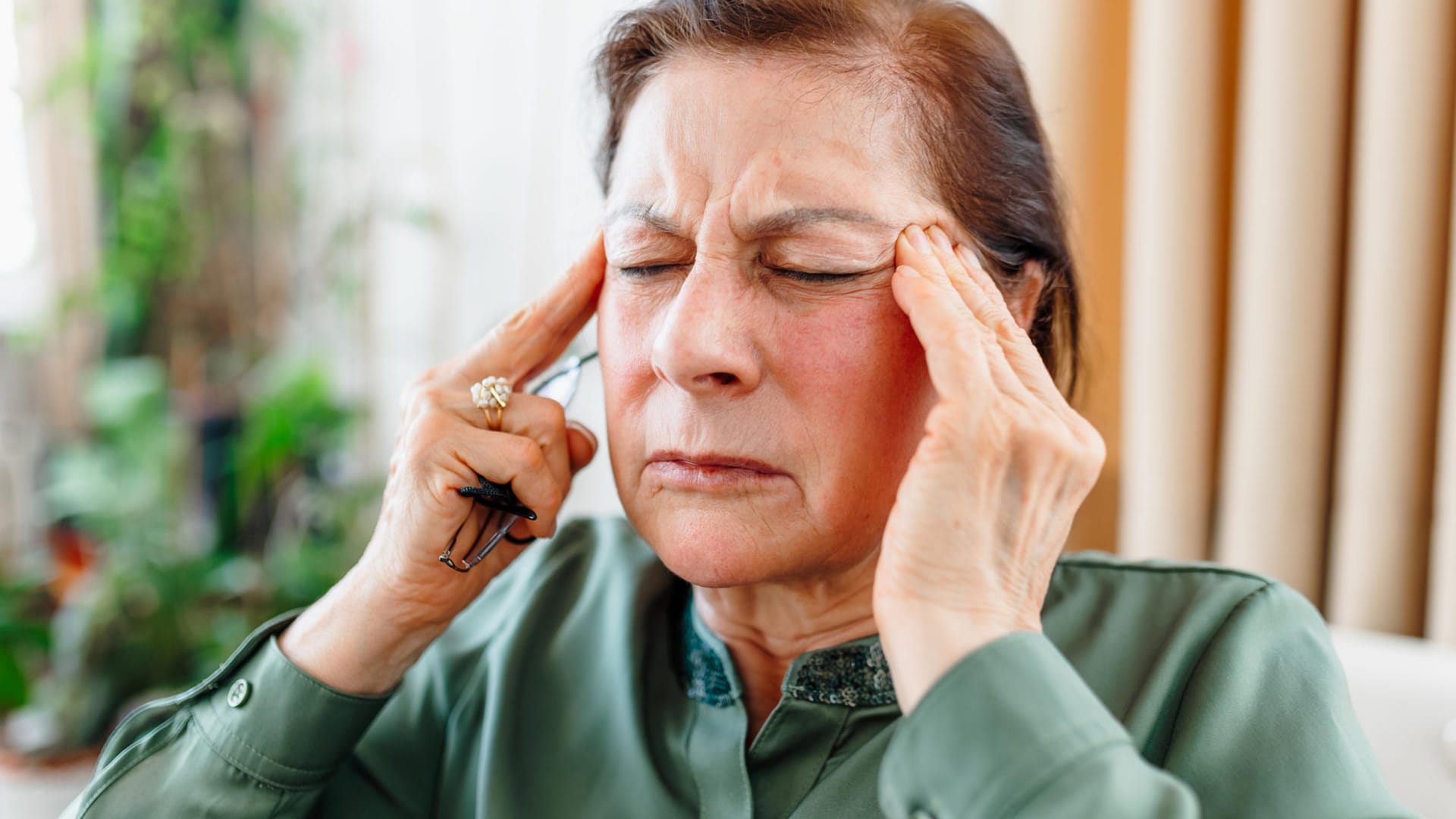 Zu viel Stress kann auf Dauer krank machen. Betroffene leiden unter psychischen und körperlichen Folgen. Doch es gibt einige Tricks, mit denen Sie ganz leicht Stress abbauen und vermeiden können.