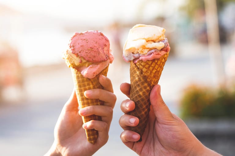 Eiscreme: Mehr als die Hälfte (56 Prozent) isst Eis am liebsten aus der Waffel.