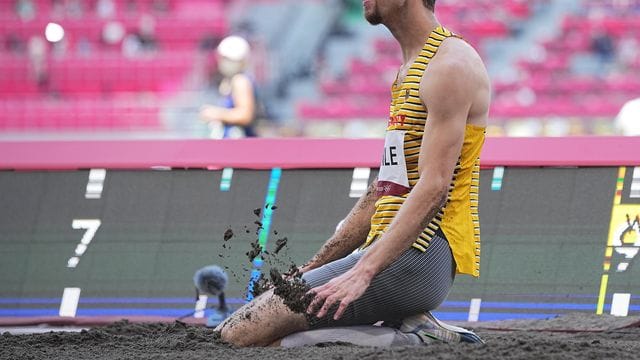 Fabian Heinle hatte sich vor dem Weitsprung-Finale eine Muskelverletzung zugezogen.