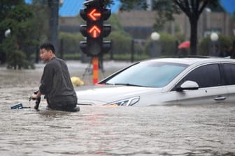 Überflutete Straße in Zhengzhou.
