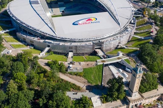 Die Red-Bull-Arenam die Heimspielstätte von RB Leipzig.