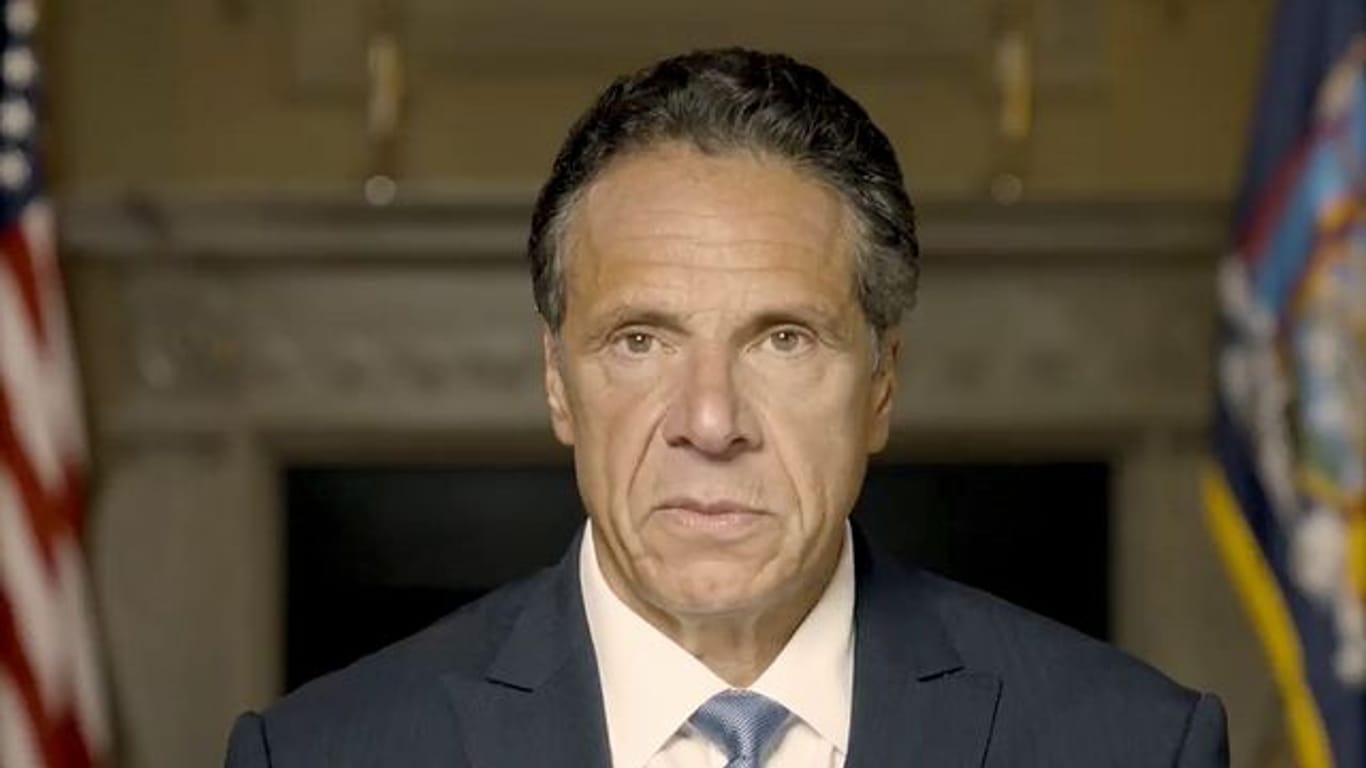 New Yorks Gouverneur Andrew Cuomo soll einer Untersuchung zufolge Frauen sexuell belästigt haben.