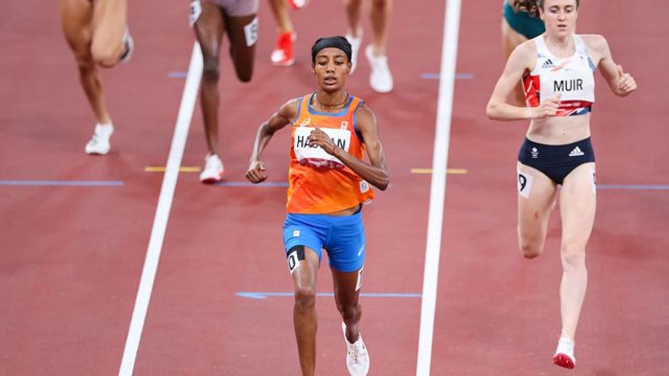 Die Niederländerin Sifan Hassan (l) erreichte das Finale über 1500 Meter.