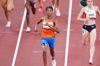 Die Niederländerin Sifan Hassan (l) erreichte das Finale über 1500 Meter.