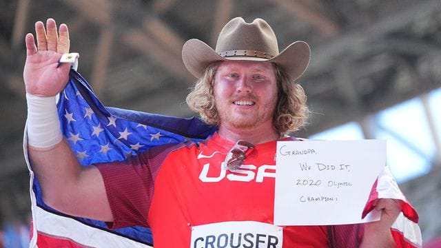 US-Kugelstoßer Ryan Crouser hatte nach dem Olympiasieg auch eine Nachricht an seinen Großvater.