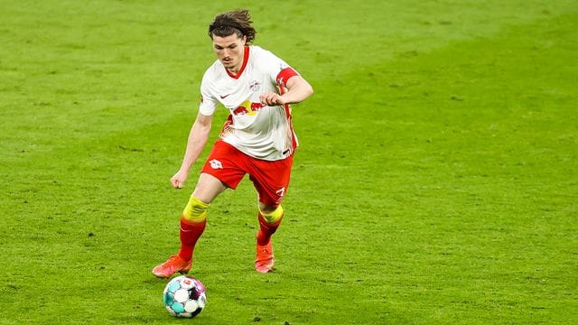 Bleibt trotz der Gerüchte um einen Wechsel Kapitän bei RB Leipzig: Marcel Sabitzer. Bleibt trotz der Gerüchte um einen Wechsel Kapitän bei RB Leipzig: Marcel Sabitzer.