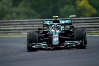 Im Aston Martin von Sebastian Vettel war nach Rennende zu wenig Treibstoff festgestellt worden.