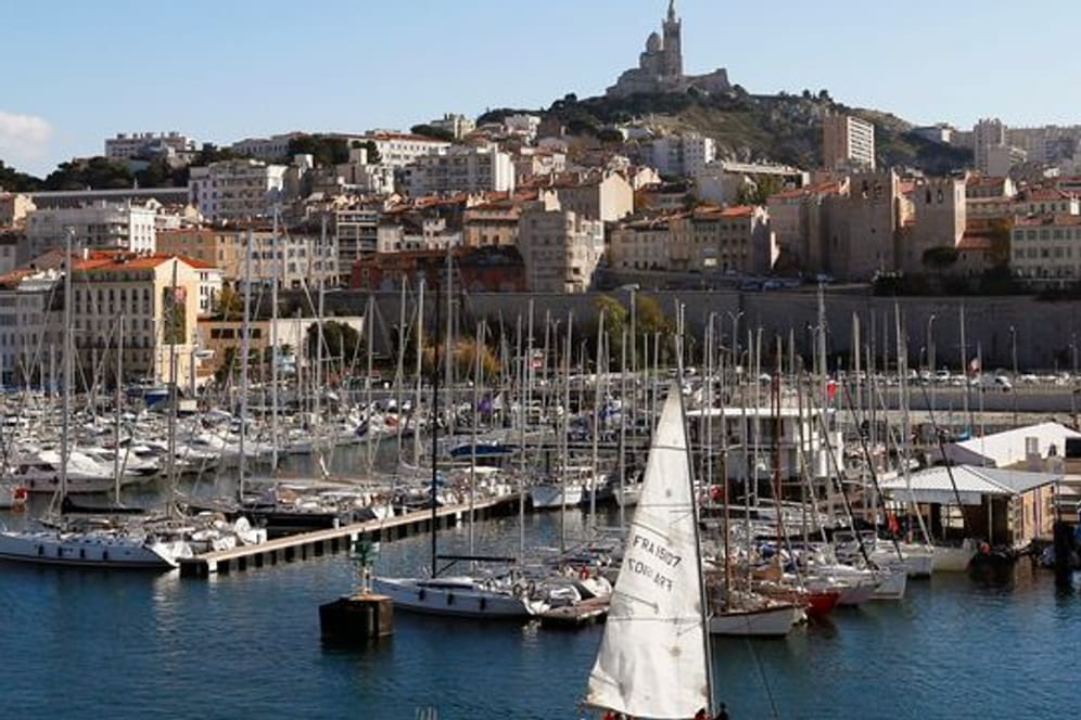 Blick auf den alten Hafen Marseilles, auch bekannt als Vieux-Port.
