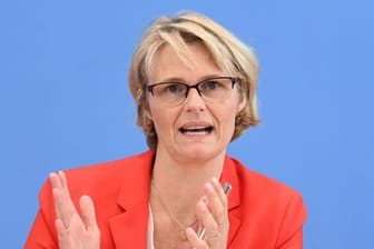 "Mit dem CO2-Preis haben wir ein wirkungsvolles Instrument geschaffen", sagt CDU-Forschungsministerin Anja Karliczek.