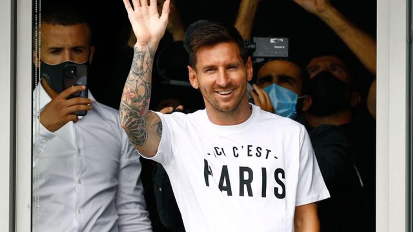 Bonjour Paris: Superstar Lionel Messi nach seiner Ankunft in Frankreichs Hauptstadt.