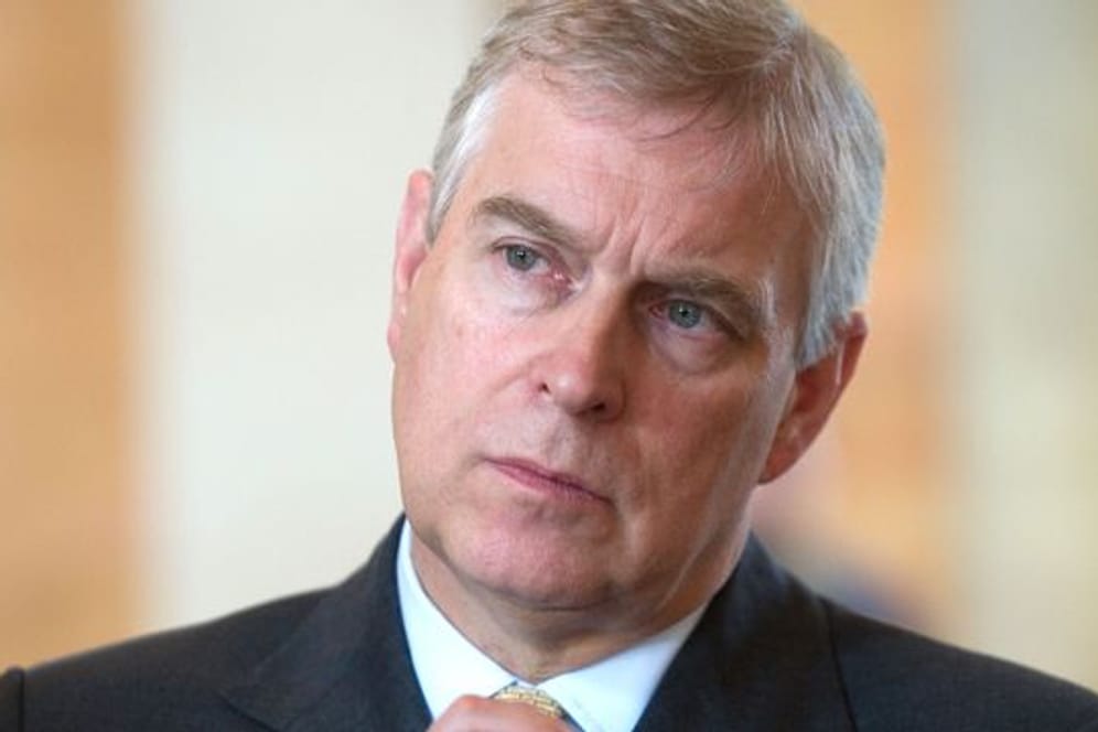 In New York hat eine Frau Klage gegen Prinz Andrew wegen Missbrauchs eingereicht.