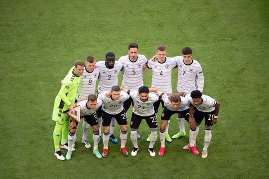 Die deutsche Nationalmannschaft rutschte auf Platz 16 der Weltrangliste ab.