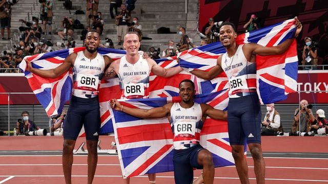 Der britischen 4x100-Meter-Staffel um Chijindu Ujah (2.