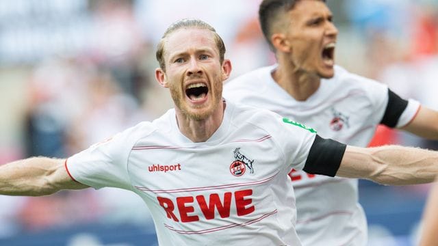 Kölns Doppelpacker Florian Kainz bejubelt sein erstes Tor des Spiels. Kölns Doppelpacker Florian Kainz bejubelt sein erstes Tor des Spiels.