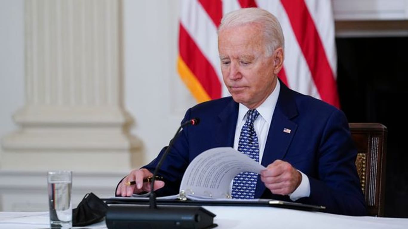 Joe Biden während eines Briefings im State Dining Room des Weißen Hauses.