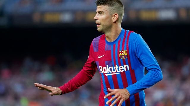 Die vier Kapitäne des FC Barcelona um Gerard Piqué verzichten zukünftig auf Gehalt.