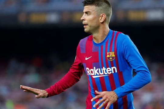 Die vier Kapitäne des FC Barcelona um Gerard Piqué verzichten zukünftig auf Gehalt.