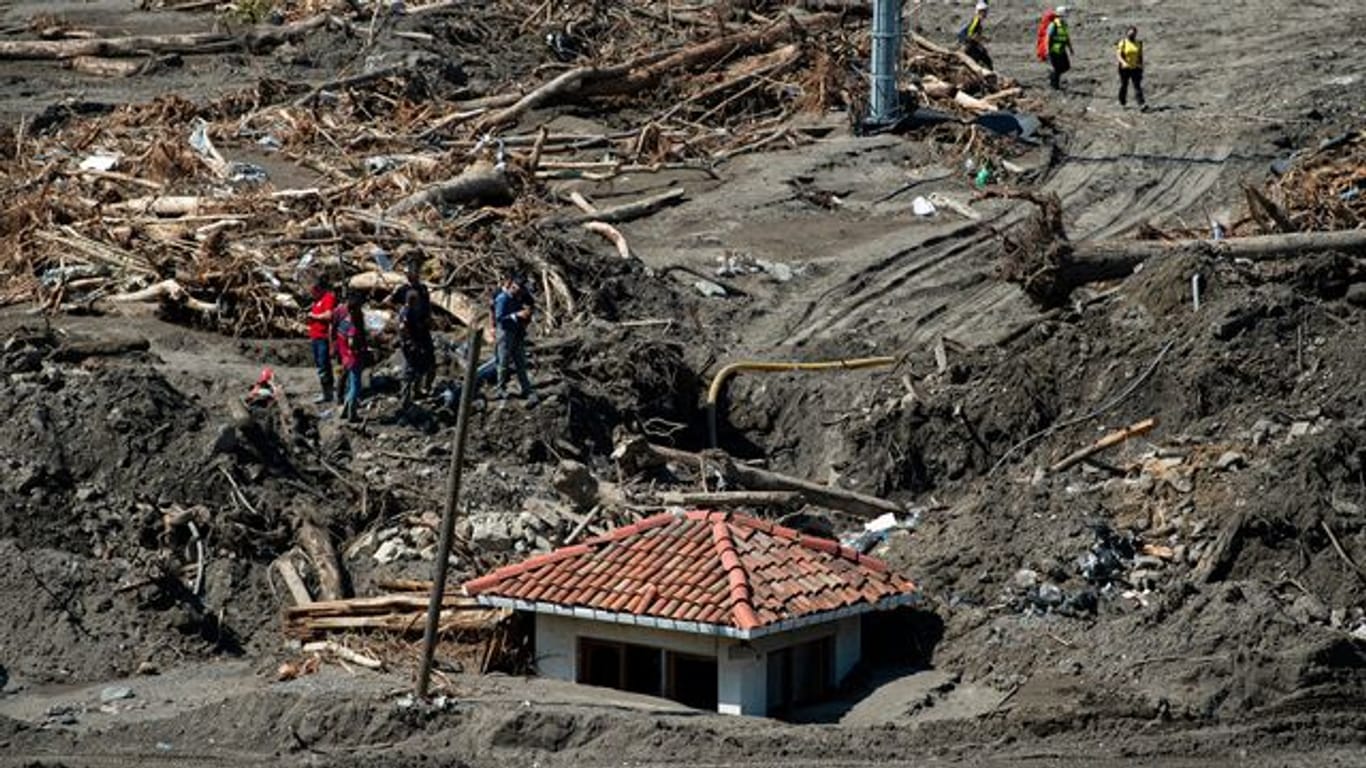 Verheerende Zerstörungen: Rettungskräfte in Bozkurt (Provinz Kastamonu).