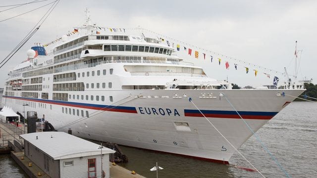 Das Kreuzfahrtschiff MS Europa im Hamburger Hafen (Archivbild).