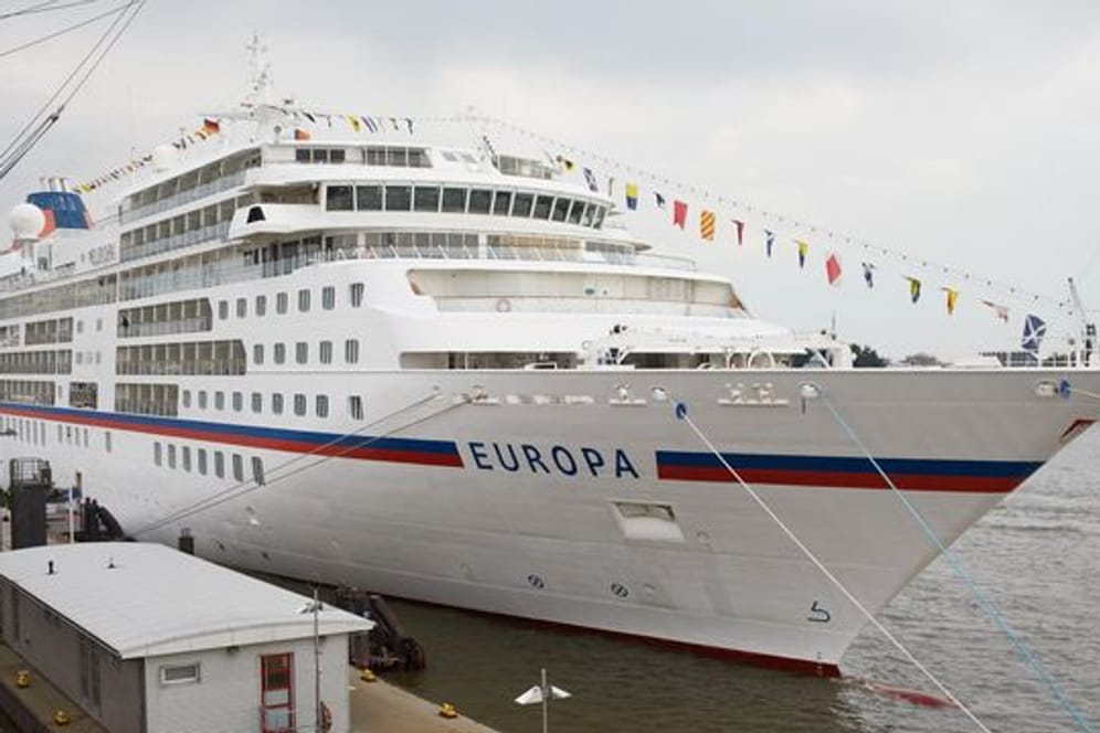 Das Kreuzfahrtschiff MS Europa im Hamburger Hafen (Archivbild).