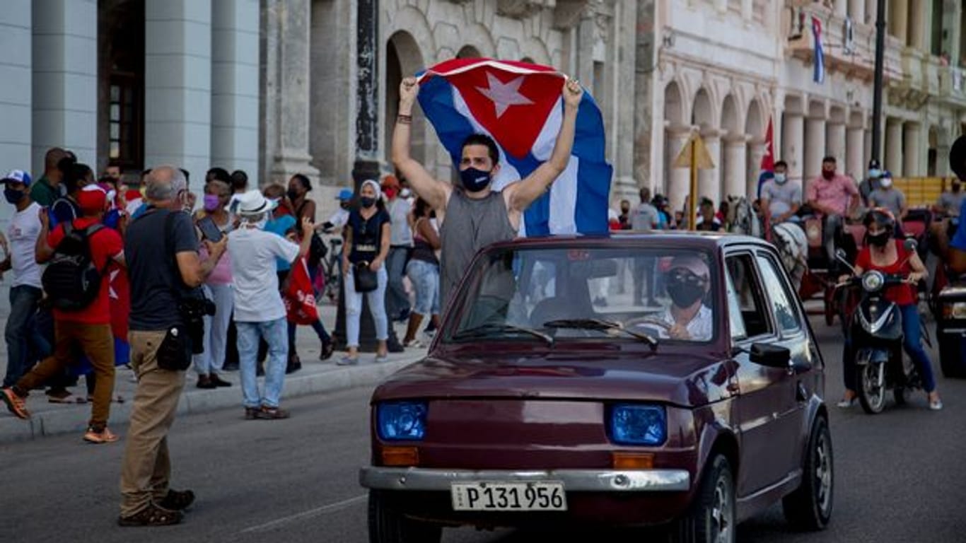 Regierungsanhänger bei einer Demonstration in Havanna.