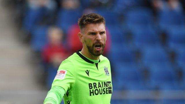 Hannovers Torwart Ron-Robert Zieler hat sich mit 96-Boss Martin Kind versöhnt.