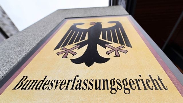 Das Bundesverfassungsgericht hat seine Entscheidung zu hohen Steuerzinsen bekannt gegeben. Das Bundesverfassungsgericht hat seine Entscheidung zu hohen Steuerzinsen bekannt gegeben.