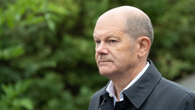 Die Sozialdemokraten um Kanzlerkandidat Olaf Scholz legen zwei Prozentpunkte zu. Die Sozialdemokraten um Kanzlerkandidat Olaf Scholz legen zwei Prozentpunkte zu.
